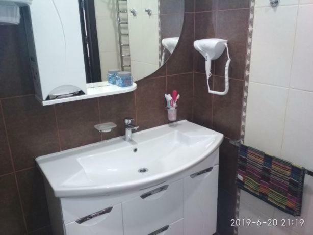 Life House Hotel Berezan Bagian luar foto