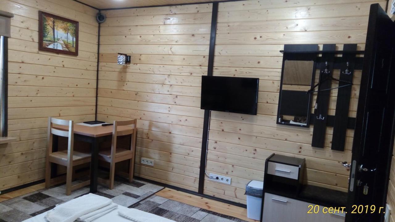 Life House Hotel Berezan Bagian luar foto